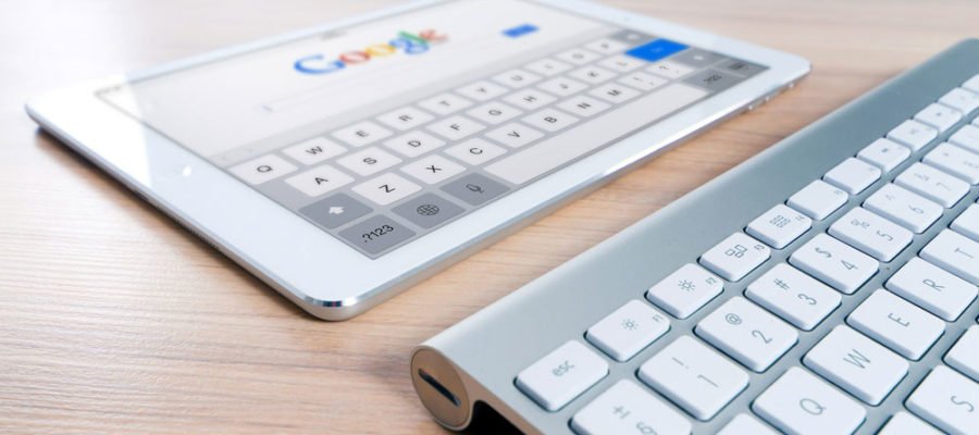 Google auf dem Tablet (Bild: Pixabay)