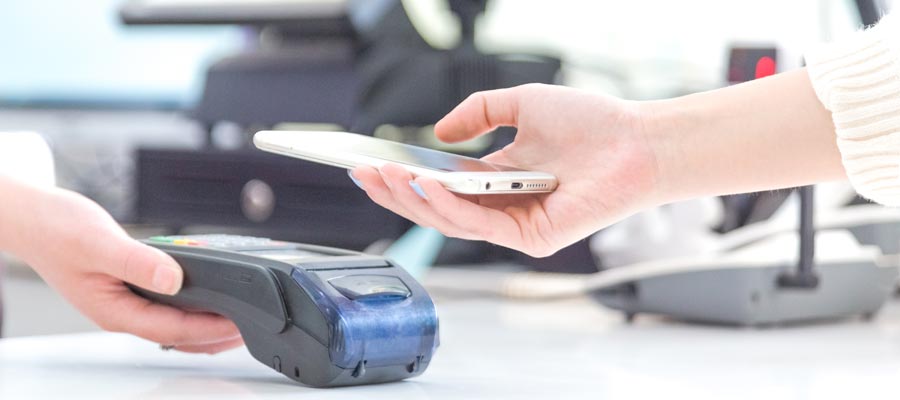 Smartphone mit RFID (Bild: Freepik)