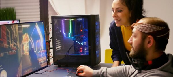 Team, das ein Indie Game StartUp gründet und leitet (Bild: Freepik)