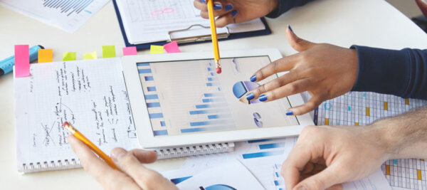 Businessplan Check (Bild: Freepik)