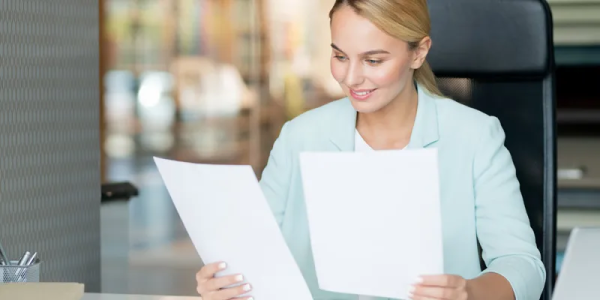 Arbeitszeugnisse mit ChatGPT auswerten (Bild: Freepik)