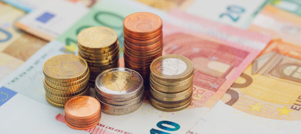 Geld / Money (Bild: Freepik)